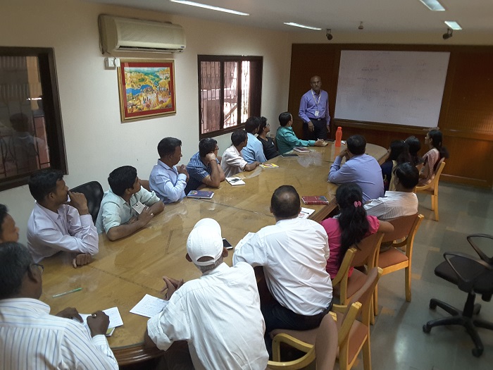 Delivering  A Speech to Company Employees on Retirement